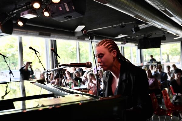 Emili_JazzDock_30